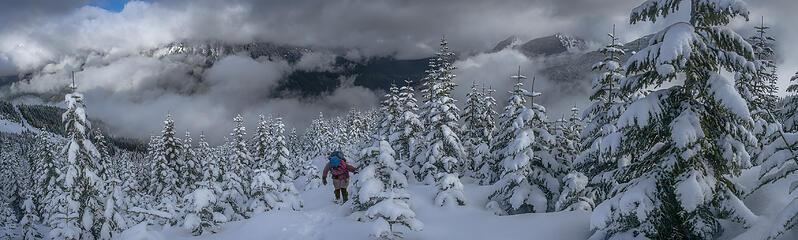 No holes and plenty of nice snow alleys with wide views . . .