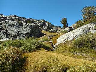 Easy route up this valley...