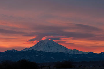 Mount Rainier sunrise from Bonney Lake