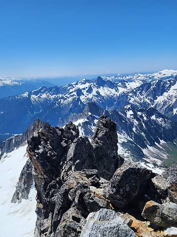 looking back at ridge crest from summit, I was able to drop below the crest proper to traverse