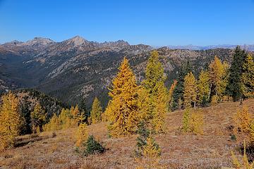 Looking ahead to Graham, Graham Harbor, Pyramid, and Cardinal, rising above Pyramid Creek