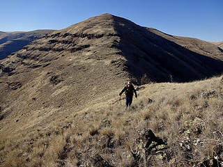 After a long break soaking up some sun on the ridge, we continued north toward Bracken Point.