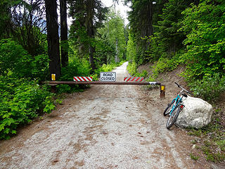 Ready to ride the 4 miles to the Estes Butte Trailhead. The Chiwawa River Rd is gated at the end of pavement.