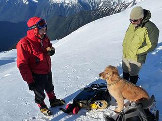 Gus in awe of Matt (or:  "Aww, he's gonna give me some of that sandwich, isn't he?":)