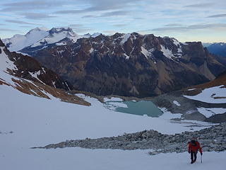 Starting up towards the Guillaumet/Electrico saddle