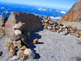 sweet bivy area on the summit, I vowed to return to sleep up here next summer