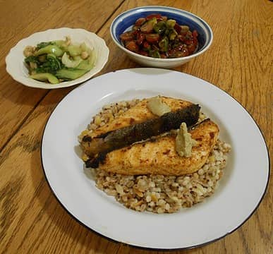 broiled sturgeon filet with bok choy and salad 10/06/21
