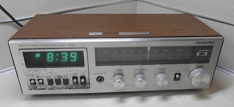 stop making fun of my 1971 SoundDesign clock radio! it still works flawlessly!
