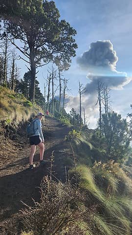 Hiking towards the ash plume