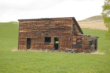 Old Barn outside Chesaw