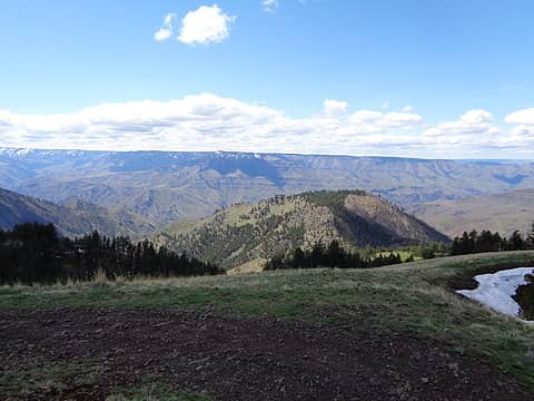 View west from Grave Point. I walked down to the peak below later in the day. A trail goes up to the saddle between the two peaks from the west side of Pittsburg Saddle.