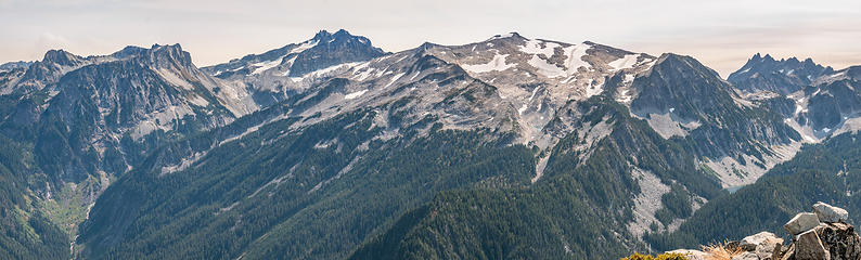 View southeast from Bald Eagle including Lynch, Dip Top, Daniel, Hinman and Bearsbreast. There is almost no glacier ice left on Hinman.