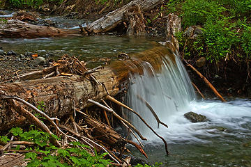 Small waterfall just past De Roux Creek crossing