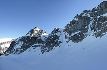 During the climb to Tank Lakes, the ridge of La Bohn Peak (Pt. 6585) is beautiful