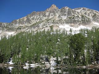 unmapped pond below Lake