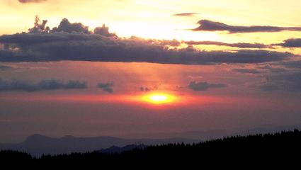 GREAT BALL OF FIRE TOWARD THE ISLANDS