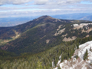 Latour Baldy, 6240'+ from Latour Peak. I almost walked the 2.3 miles out there but decided that I wouldn't have time to visit the even nearer highpoint of Benewah County if I did. A good reason to return.