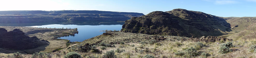 Wanapum Lake - Columbia River at the mouth of Brushy and Quilomene Creeks.