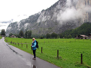 barb-hiking-in-lauterbrunnen-valley