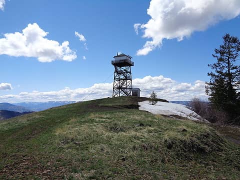 Grave Point Lookout is still used for emergencies. This overlooks Hells Canyon.