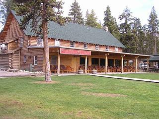 Wide shot of Redfish Lodge