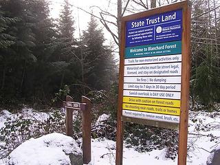 Lower parking lot trailhead