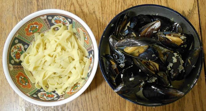 mussels with fettuccine 090321