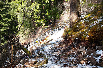 First snow cover on trail c1.25mi,2888ft