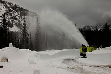 Snow blowing towards Wa Pass overlook